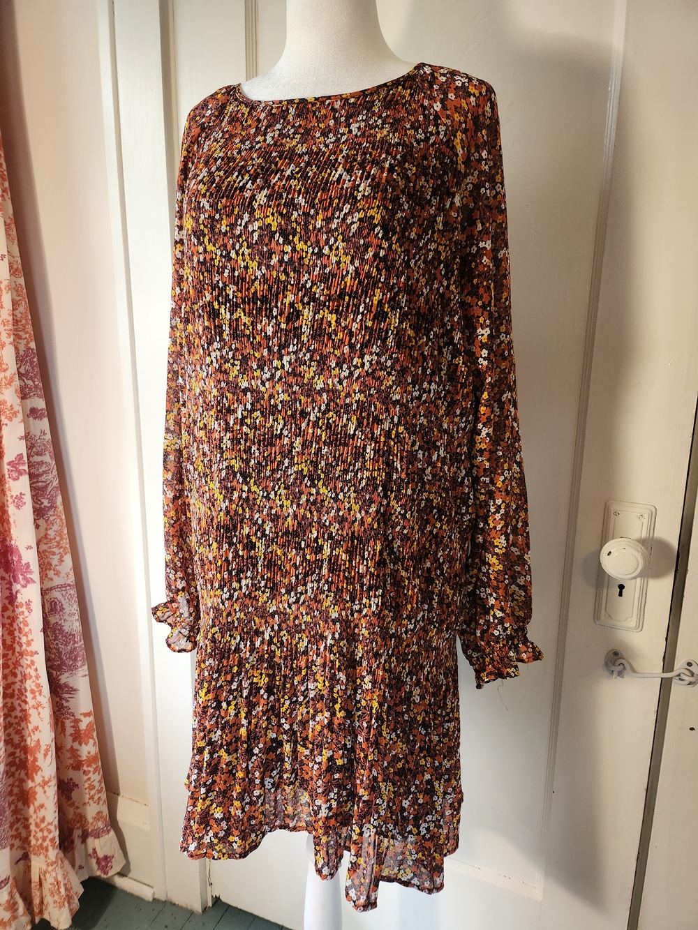 Long-Sleeve XL Orange Black Purple Floral Ditsy Pleated Dress
